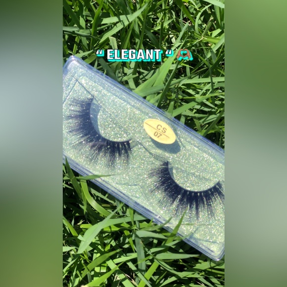 Beautiful Lashes 🫶🏽 - Picture 10 of 12